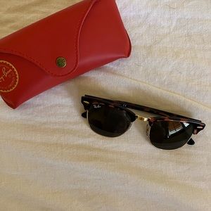 Ray-Ban Clubmaster. Pink tortoise.